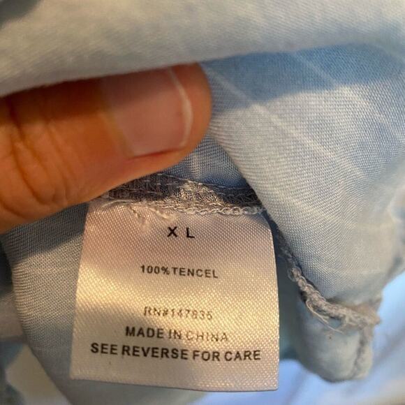 Romeo + Juliet pinstripe cold shoulder mini‎ dress - Picture 8 of 12